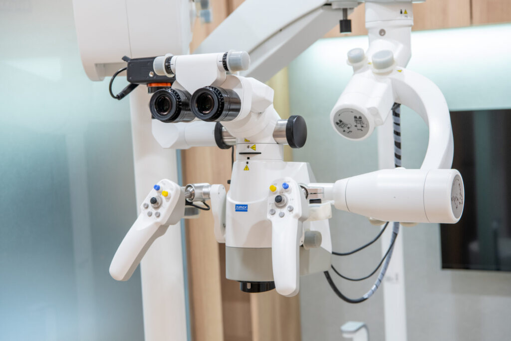 マイクロスコープによる根管治療（歯内療法）